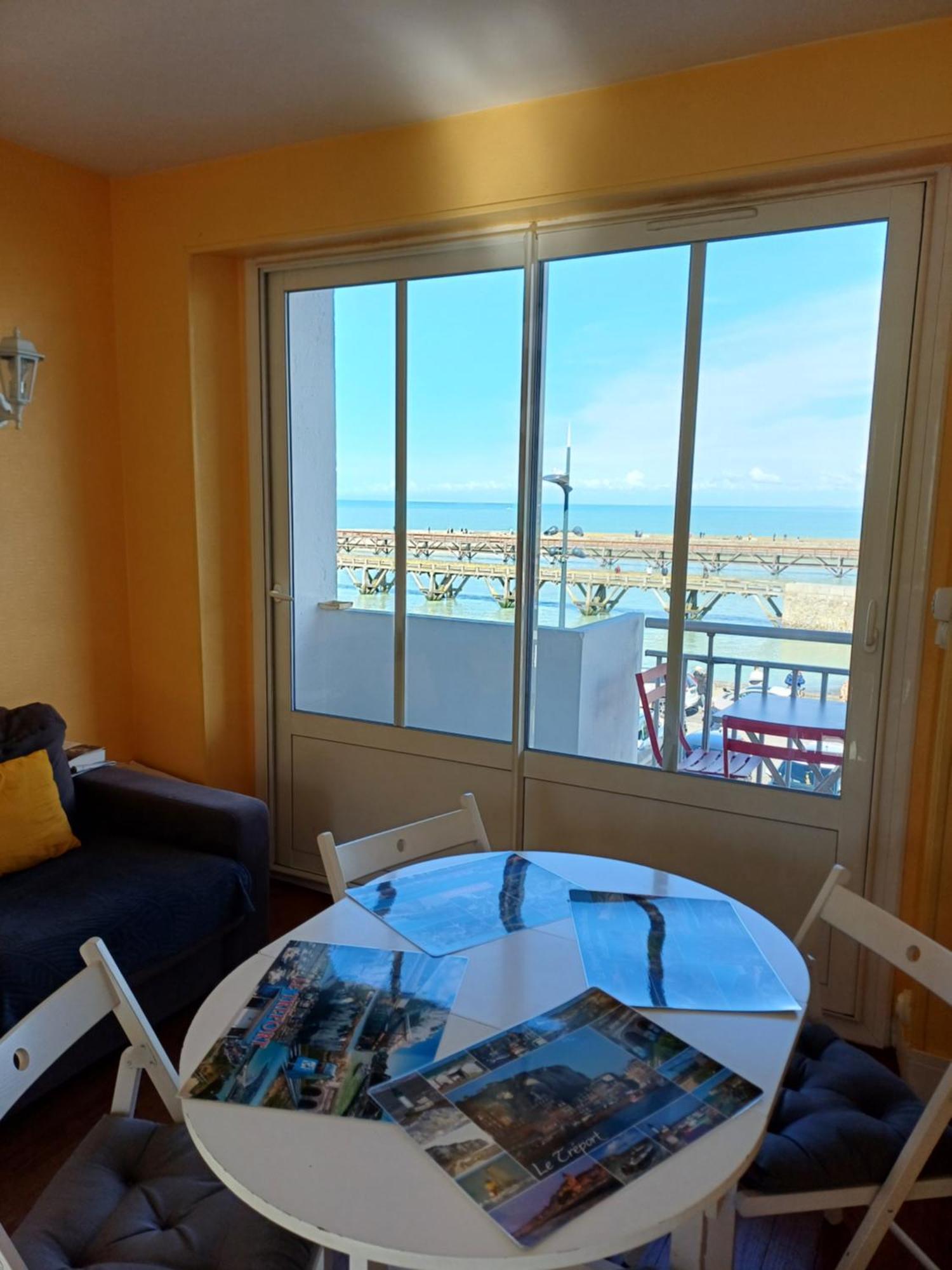 Balcon Face A La Apartment